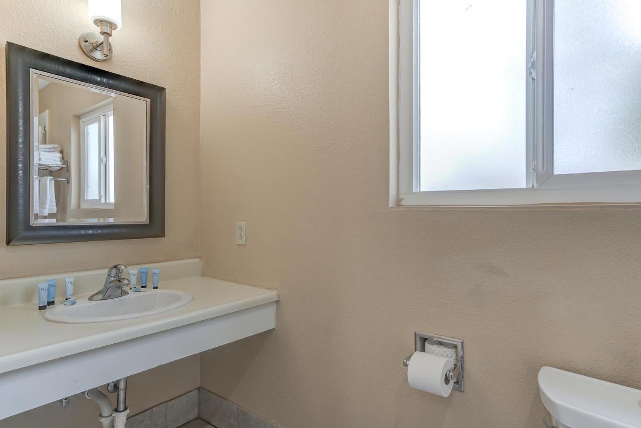 Shasta Pines Motel & Suites Burney Εξωτερικό φωτογραφία