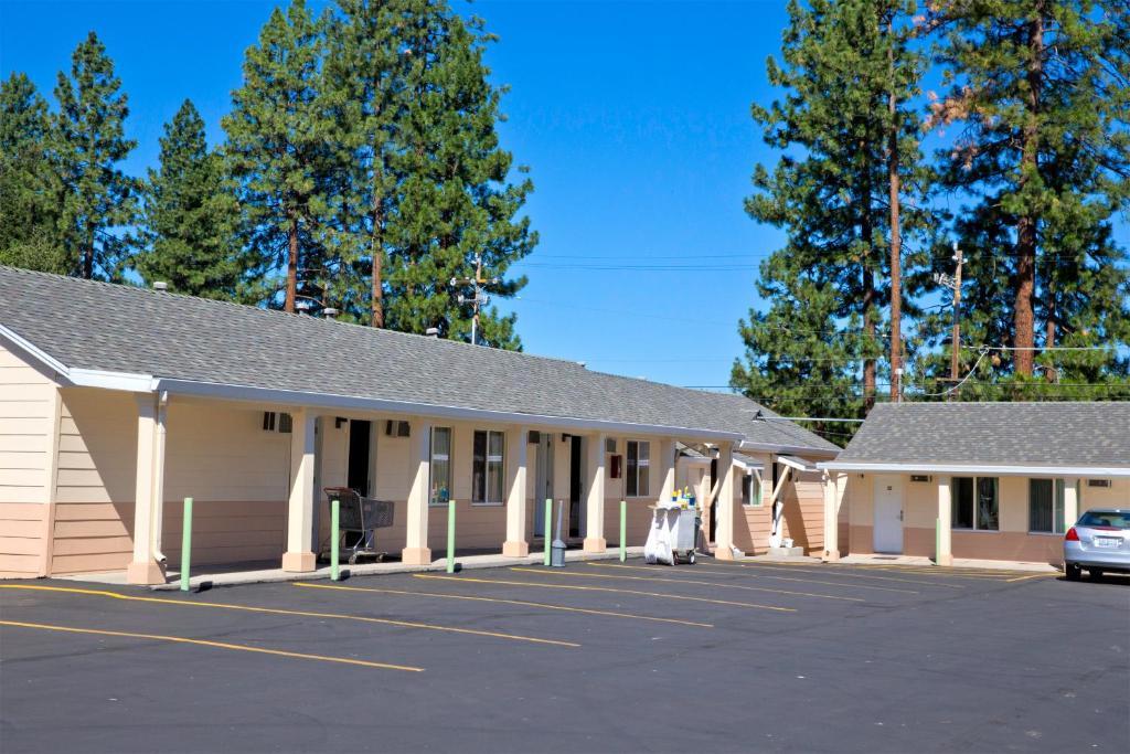 Shasta Pines Motel & Suites Burney Εξωτερικό φωτογραφία