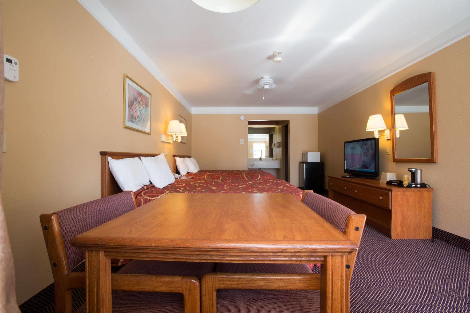 Shasta Pines Motel & Suites Burney Εξωτερικό φωτογραφία