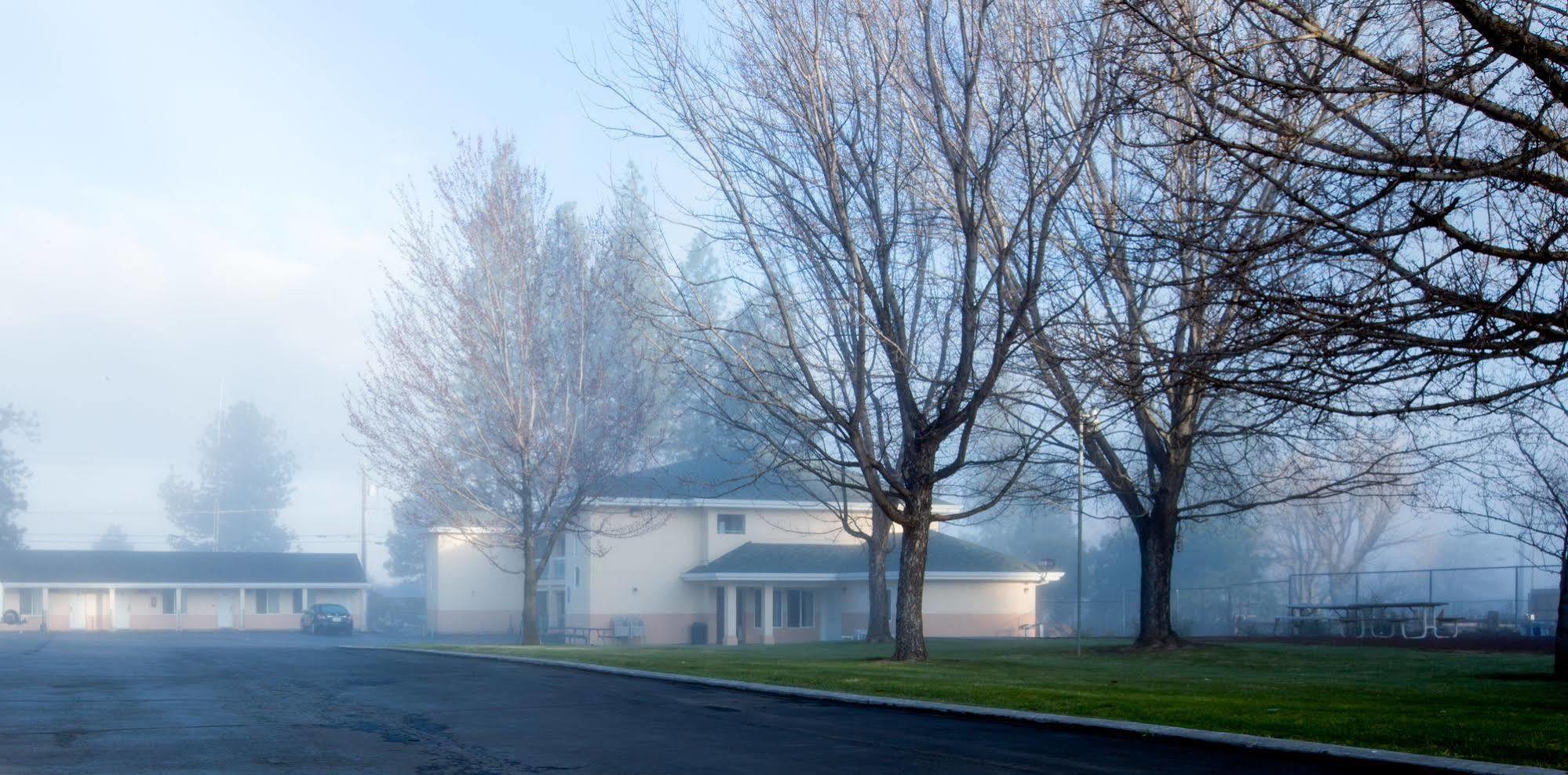 Shasta Pines Motel & Suites Burney Εξωτερικό φωτογραφία